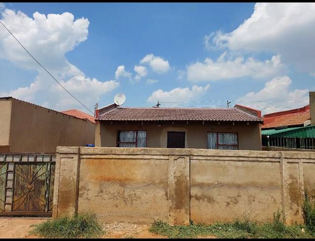 2 BEDROOM HOUSE FOR SALE IN ZONKIZIZWE